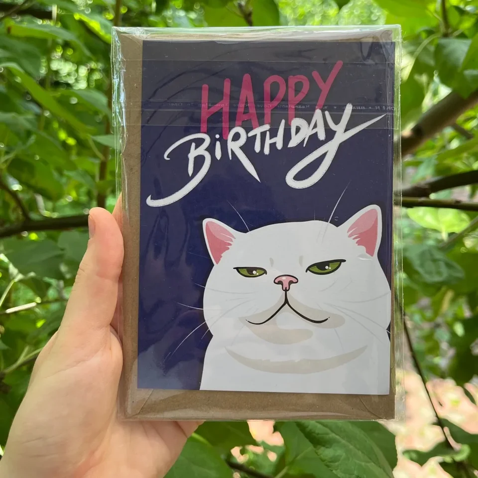 Открытка Happy Birthday с белым котом
